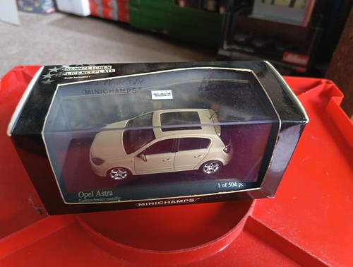 Boxed model minichamps - 1/43,