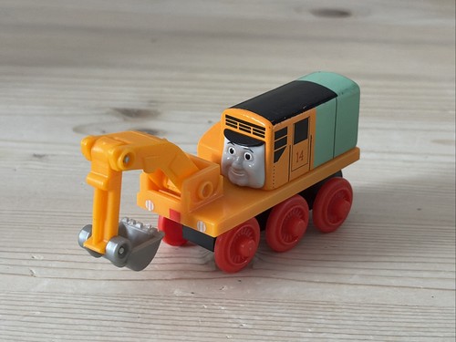 Thomas wooden railway - railway, oliver