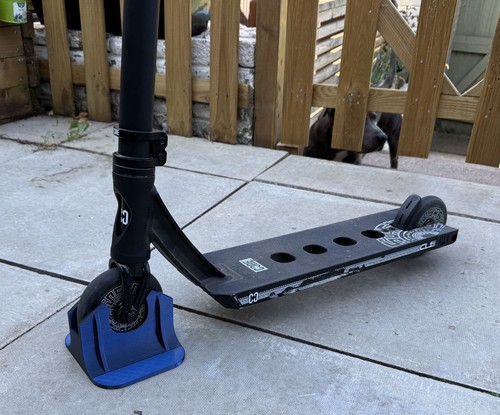 Portable stunt scooter stand - stunt,
