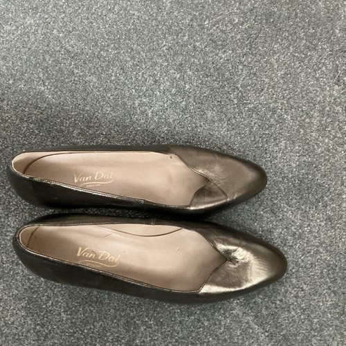 Van dal leather shoes - size, 5.5