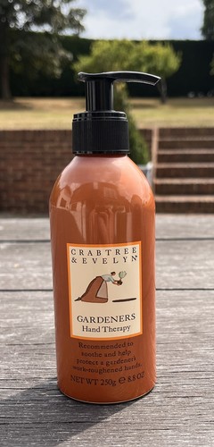 Crabtree evelyn gardeners - evelyn,