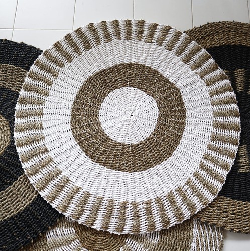 Round seagrass white tan - &,
