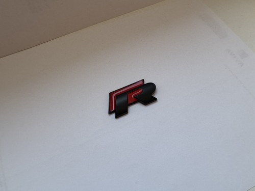 Rear trunk boot - r,