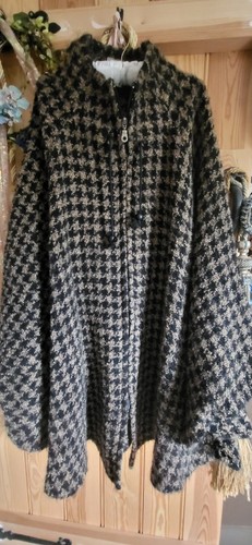 Weave the irish poncho - the,