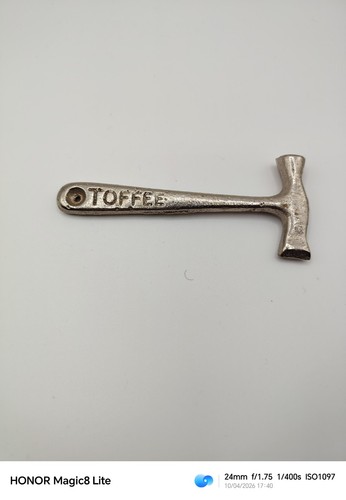 Walkers vintage toffee hammer - walkers,