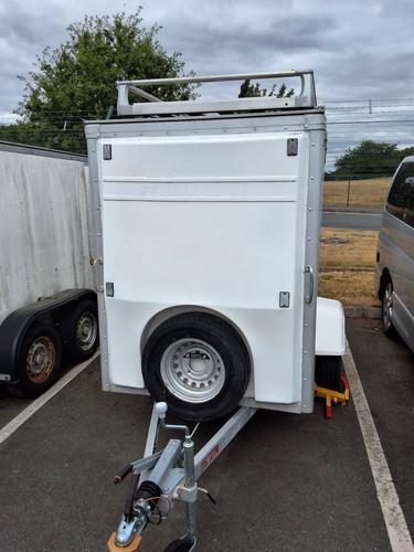 750 single axle - 750, braked