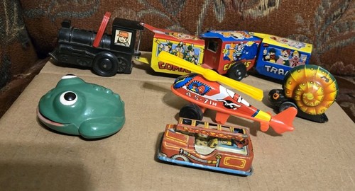 Lot vintage tin toys - of, 5