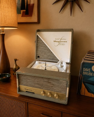 Vintage 1960s magnavox - 1960s,