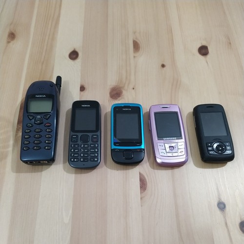 Vintage mobile phones job lot - job,
