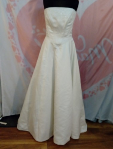 Wedding dress size ivory - wedding,