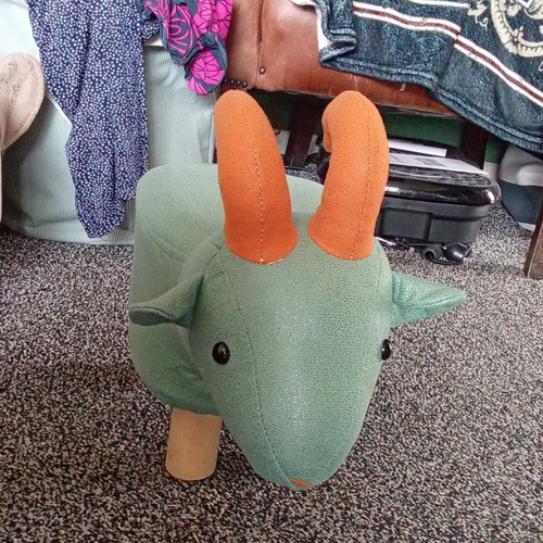 Green orange animal - green,