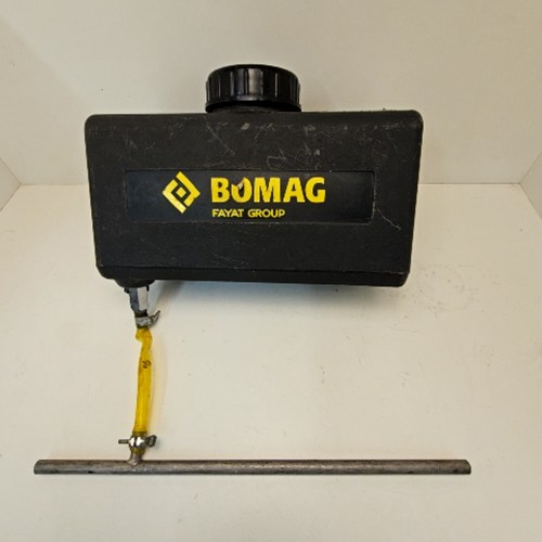 Bomag plate compactor - bomag, water