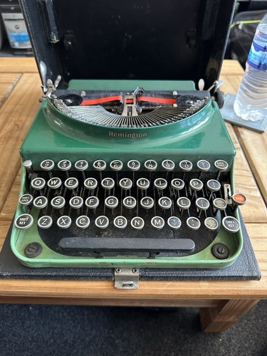 Vintage remington green manual - vintage,