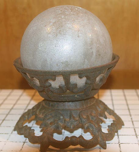 Vtg cast iron fleur - vtg,