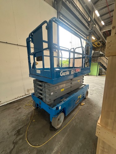 Genie scissor lift - lift, access