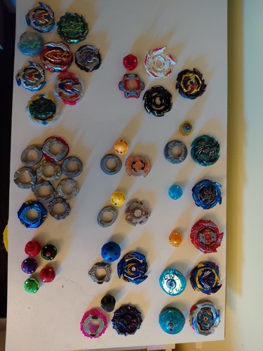Massive beyblade bundle joblot - beyblade,