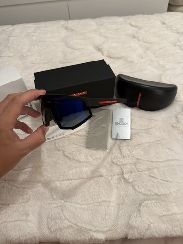 Prada linea rossa 04ws - prada,