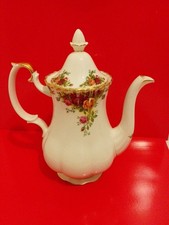 Vintage Royal Albert Teapot Very Good Condition Old Country Roses 10 Inches Tall