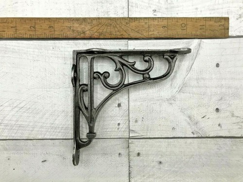 Shelf bracketspair cast - bracketspair, of