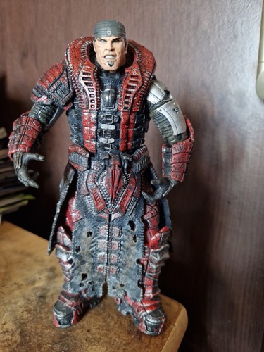 Marcus fenix - fenix, disguise)