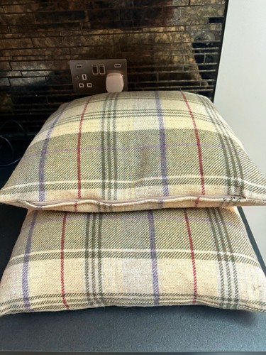 Laura ashley 100 wool - laura,