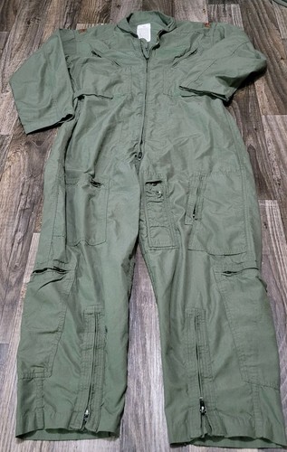 Military flight suit 44s - us,