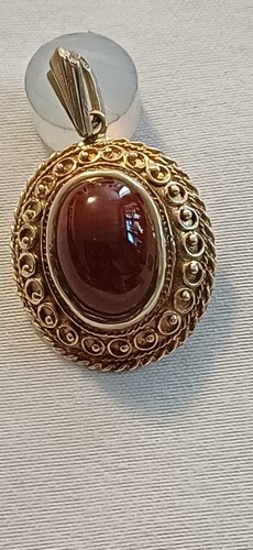 Beautiful vintage 9ct yellow - beautiful,,
