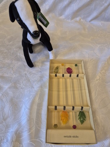 Pier imports art glass - pier, 1