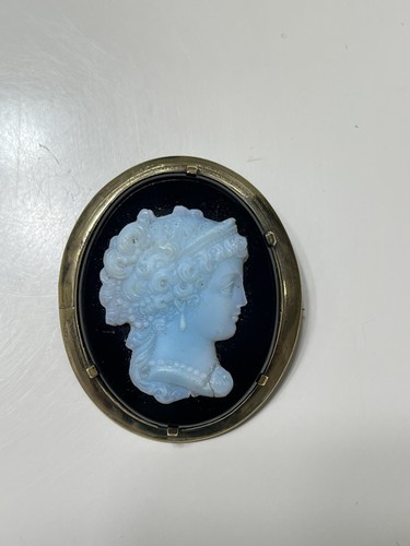 Vintage opalescent cameo - opalescent,