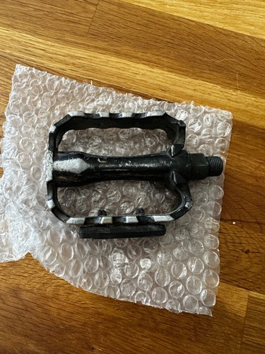 Specialized rockhopper pedal - specialized,