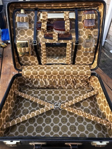 Vintage grooming travel vanity - vintage,