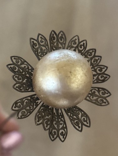Antique hat pin - pin, flower