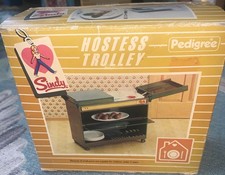 Vintage Boxed Sindy Hostess Trolley Pedigree 1980s Plates Cutlery Food Or Spares