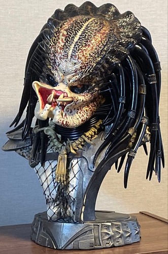 Sideshow predator figure - sideshow,