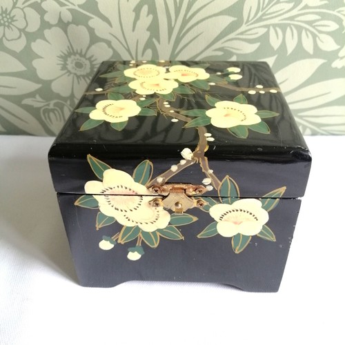 Vintage lacquered wood - lacquered,