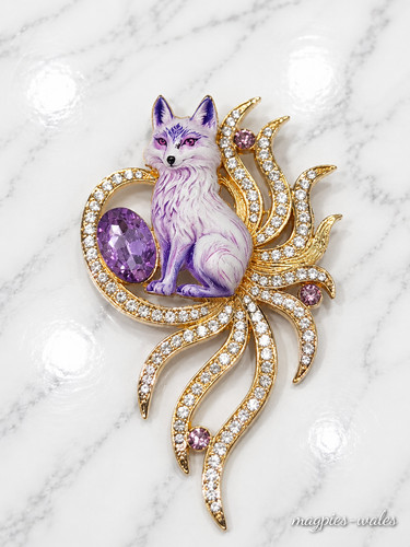 Luxurious large diamanté fox - luxurious,