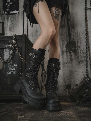 Grunge punk style - 🖤⚡,