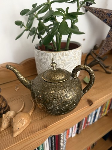 Vintage brass teapot quirky - vintage,