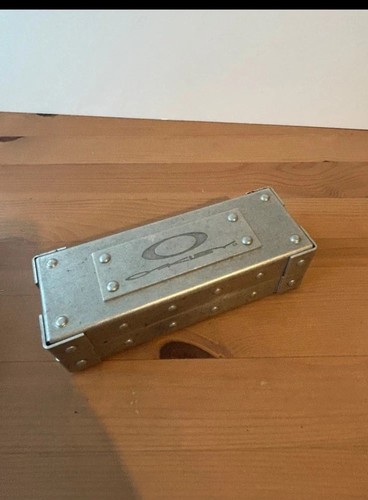 Genuine vintage oakley metal - x,