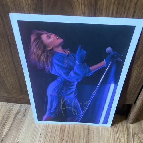 Kylie minogue signed - minogue,