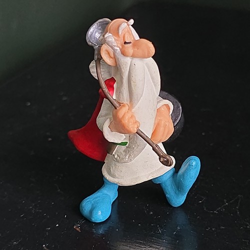 Asterix getafix figure with - getafix,