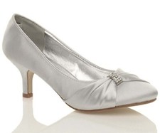 LADIES SILVER SATIN LOW 
