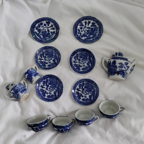 Childs blue willow pattern - childs,