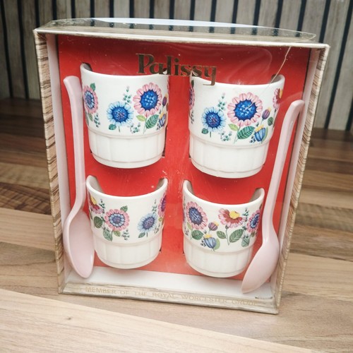 Palissy egg cup floral set - set, of