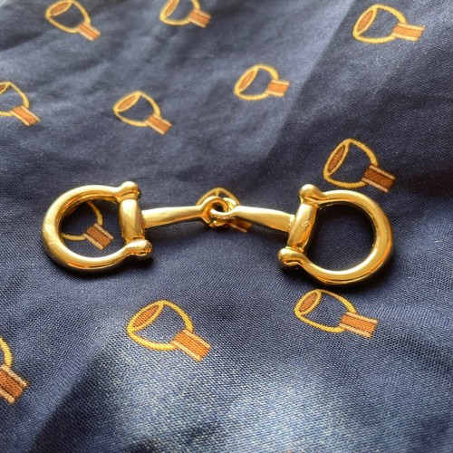 Pretty gold horsebit - pretty,