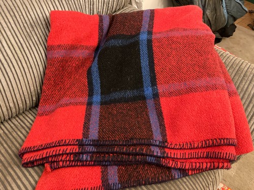 Beautifully soft pure wool red - pure,