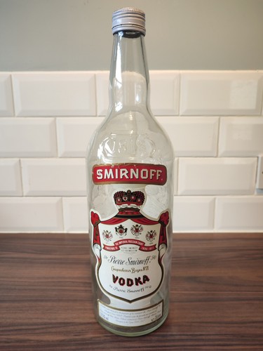 Giant smirnoff 1818 - 17", vodka