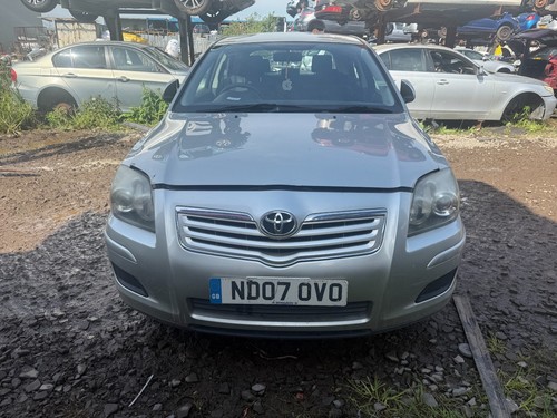 Toyota avensis petrol - toyota,