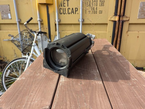 Selecon acclaim fresnel 650w - fresnel,