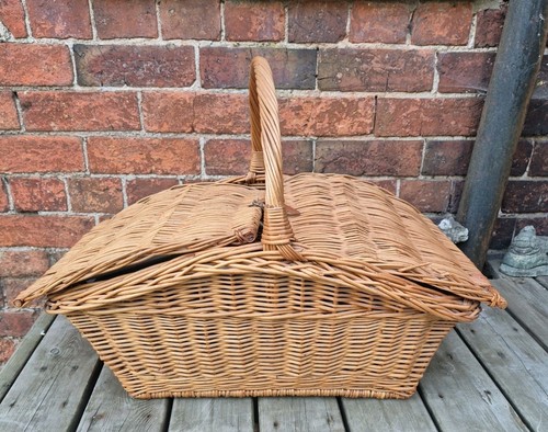 Vintage large rattan wicker - large,